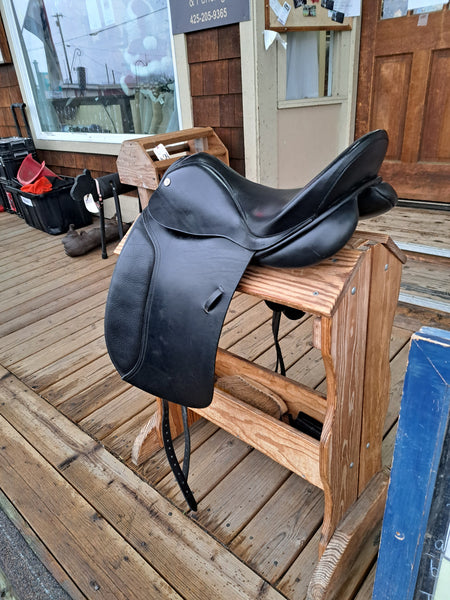 18" Cliff Barnsby Dressage Saddle