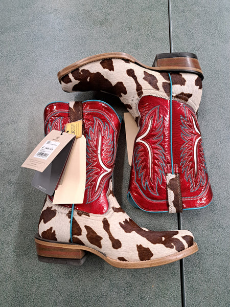 New Size 8 Ariat Futurity Boots