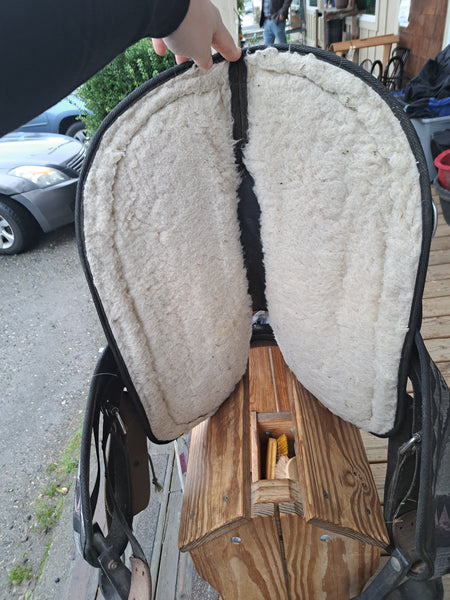 15" Abetta Synthetic Western Saddle