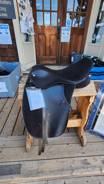 17.5" Thorowgood Dressage Saddle
