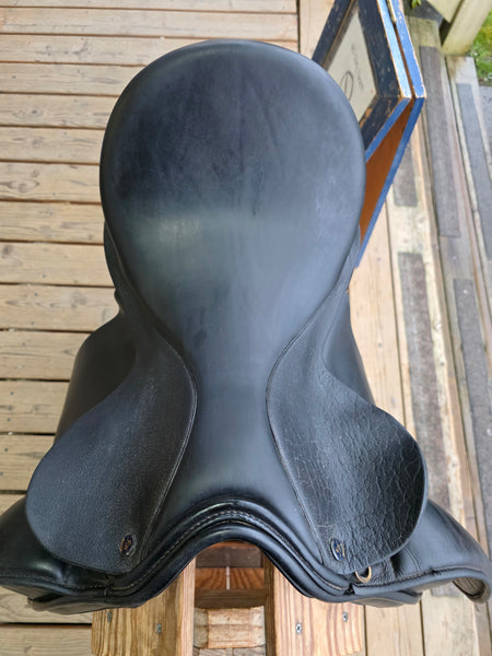 17.5" Hulsebos WB3 Dressage Saddle