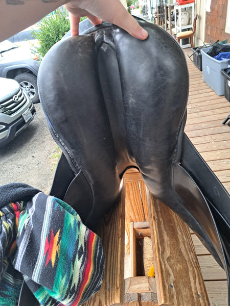 ON TRIAL 18" Stubben Scandica Dressage Saddle