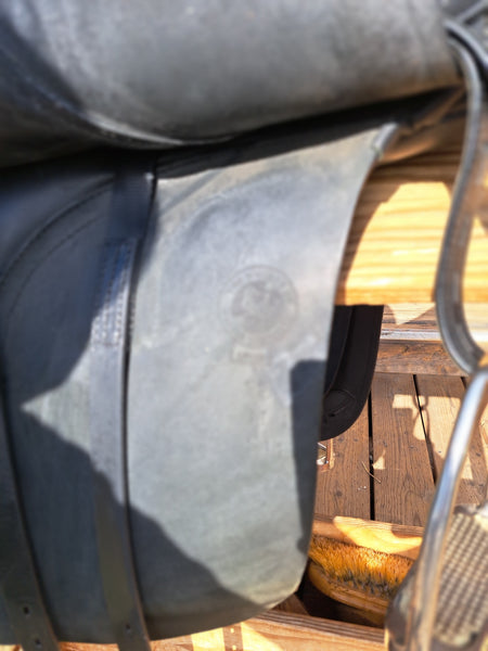 18" Lovatt & Ricketts Ellipse Dressage Saddle