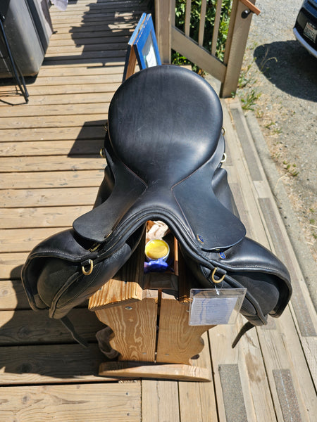 17.5" Hulsebos WB4 Dressage Saddle