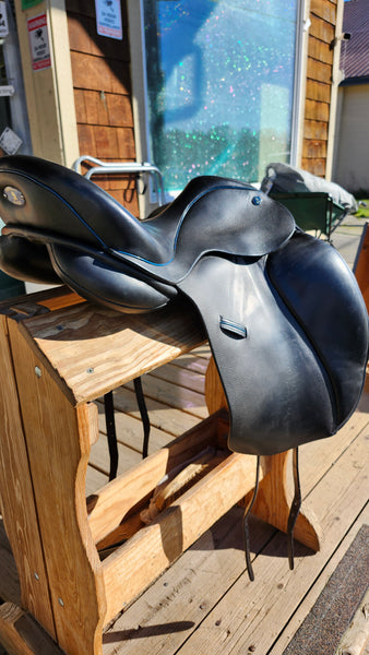 17.5" Hastilow & Sons Supreme Dressage Saddle