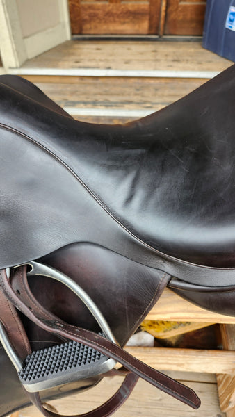 17" Hulsebos WB4 Dressage Saddle