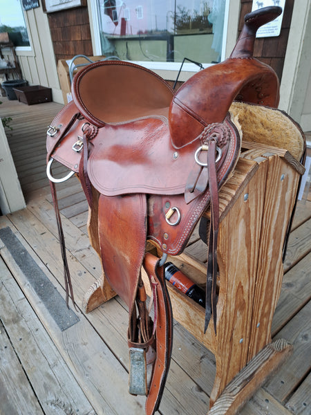 16" Weaver Western Saddle