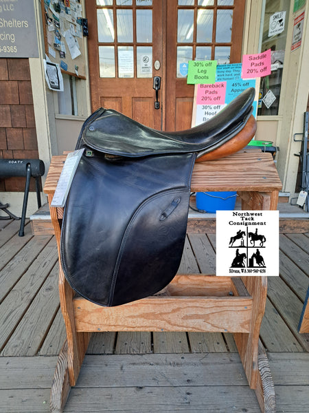 18" Stubben Romanus Dressage Saddle