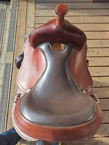 15.5" Royal King Gaited Trail Saddle