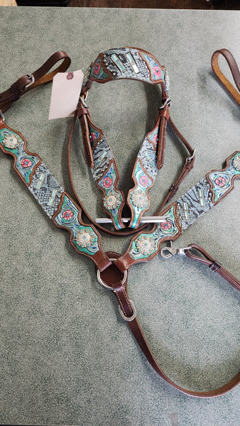 Tack Set With Flowers