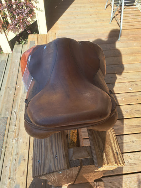 17" Devoucoux Biarritz Jump Saddle
