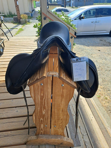 18" Mac Rider Exclusive Dressage Saddle