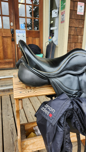 17.5" Sue Carson Kestrel MonoFlap Dressage Saddle