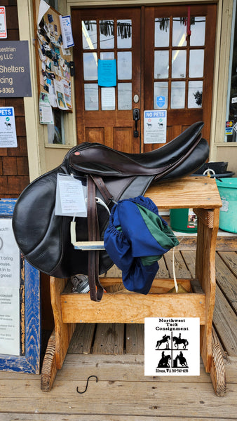 18" Courbette Vision Extra Jumping Saddle