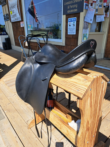 16.5" Fredy Roosli Pilatus Dressage Saddle