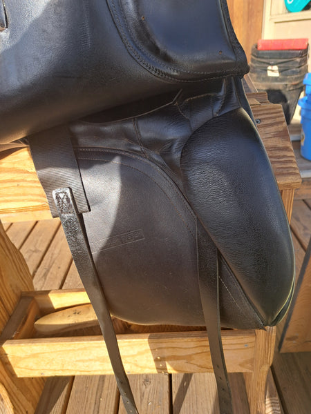 18" Rembrandt Integra Dressage Saddle