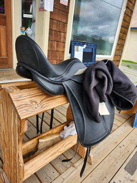 17" Edix Tudor Dressage Saddle