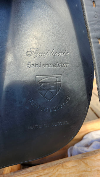 17.5" Karl Niedersuss Symphonie Dressage Saddle