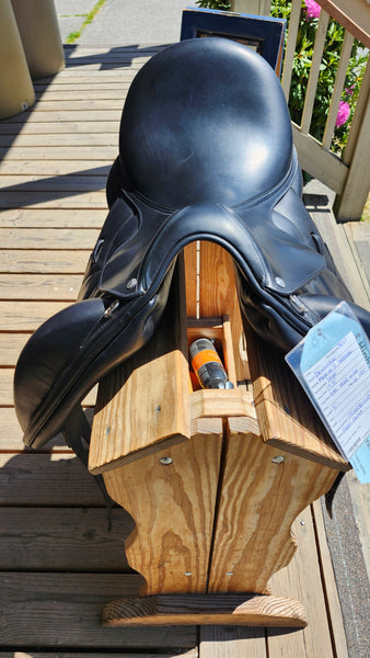 17.5" Devoucoux Makila S Dressage Saddle