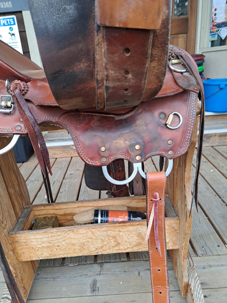 16" Weaver Western Saddle