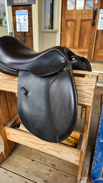 15.5" Connect By Frnak Baines Jump Saddle