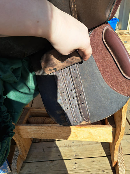 17" HDR Club Close Contact Saddle
