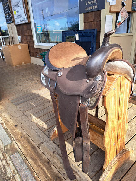 16" Synthetic Western Trail Saddle