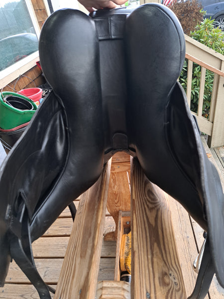 17" Lazer Monoflap Dressage Saddle