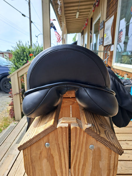 18" Sattlerei Dresch Dressage Saddle