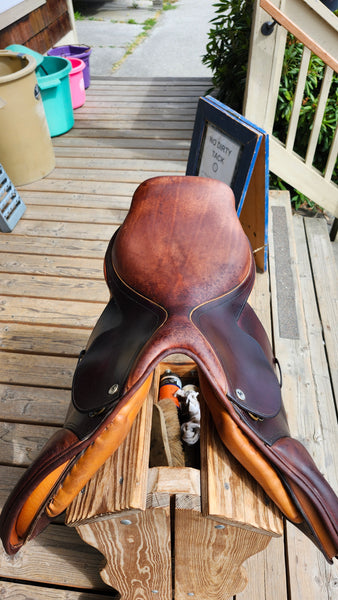 17.5" State Line Tack Harry Dabbs Close Contact Jump Saddle