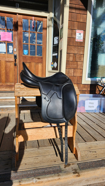 17.5" Equipe Bocelli Monoflap Dressage Saddle