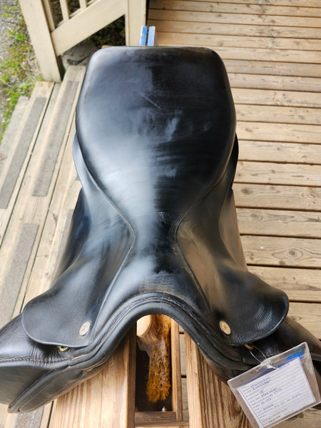 18" Hulsebos Dressage Saddle