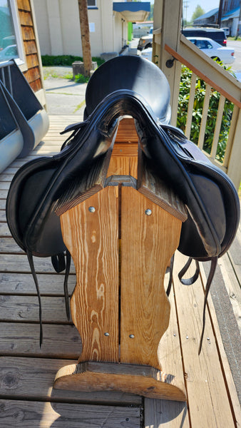 17" Prestige Dressage Saddle
