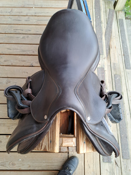 ON TRIAL 18" Voltaire Stuttgart Jumping Saddle