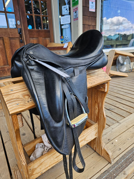 18" Custom Saddlery Icon Star Monoflap Dressage Saddle