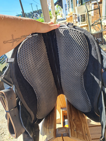 Small (14-16") EZ Fit Treeless Western Endurance Saddle