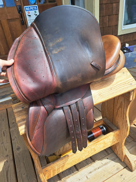 17.5" County Innovation Jump Saddle