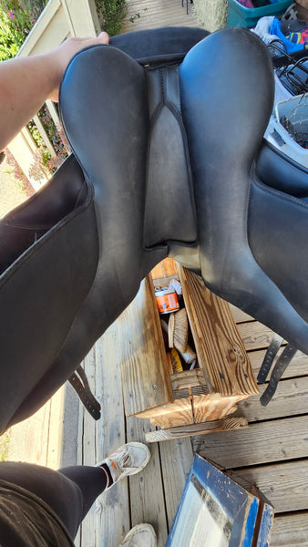17.5" Thorowgood Dressage Saddle