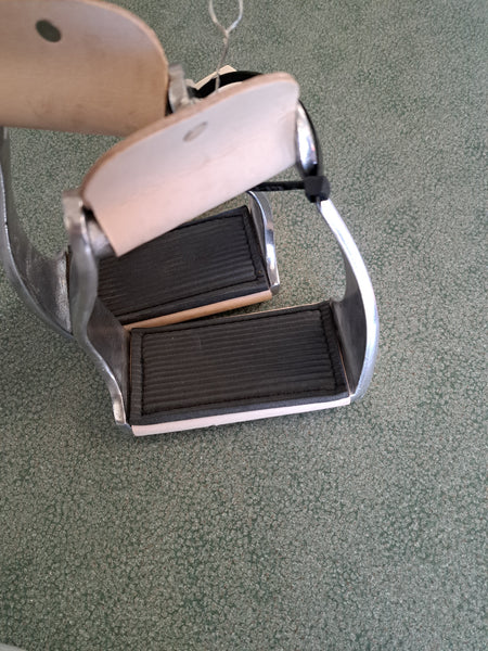 Off Set Western Stirrups