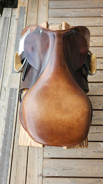 18" Butet Close Contact Jump Saddle