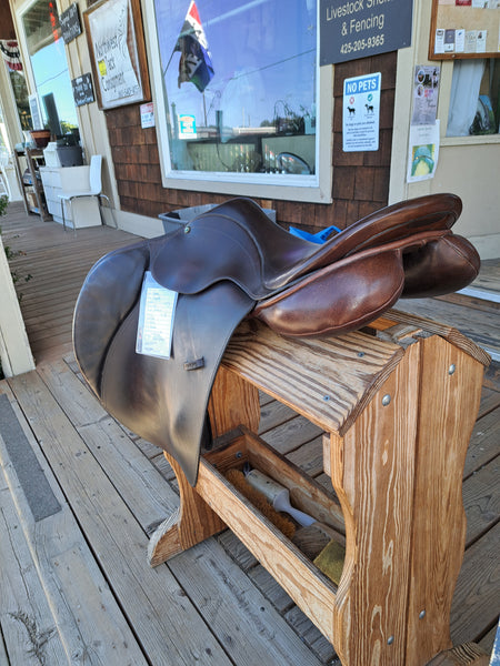 18" County Conquest Jumping Saddle