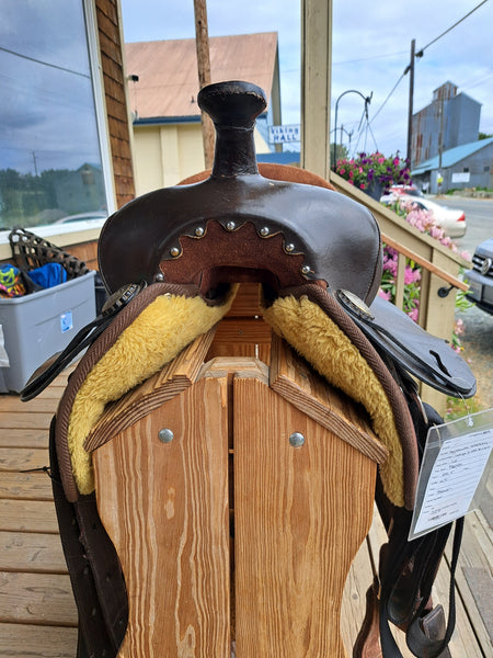 16" Synthetic Western Saddle