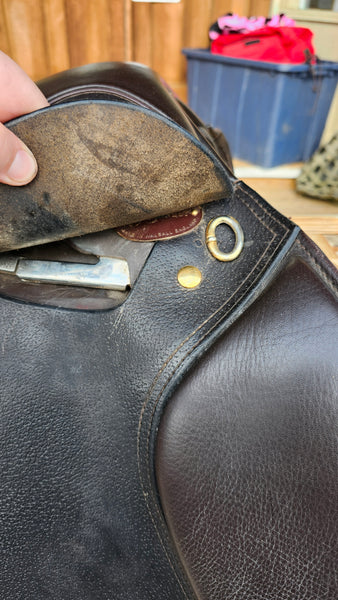 15.5" Connect By Frnak Baines Jump Saddle