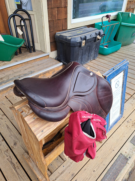 17" CWD SE32 2Gs Jumping Saddle