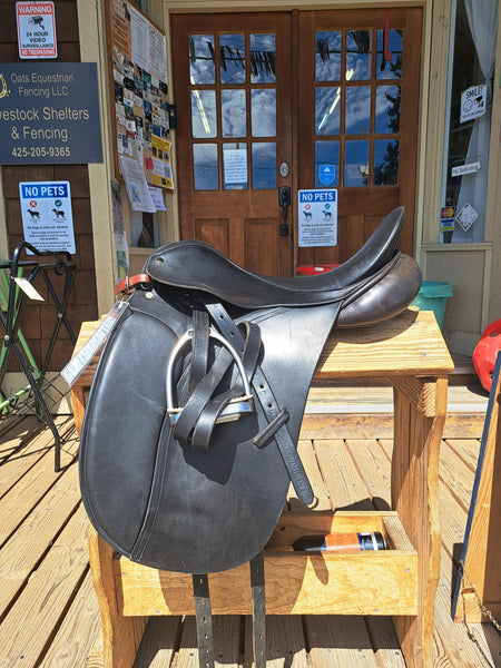 17.5" County Competitor 2000 Dressage Saddle