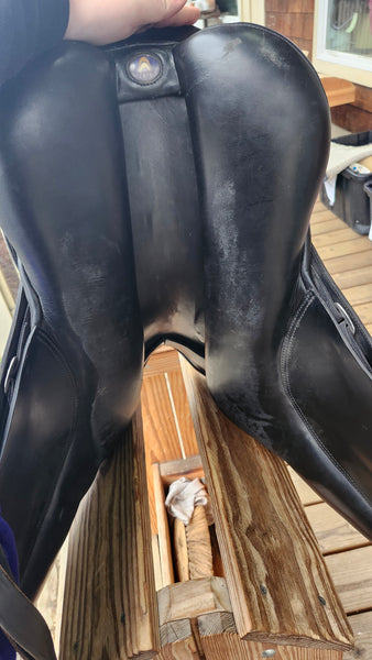 17.5" Bates Caprilli Dressage Saddle