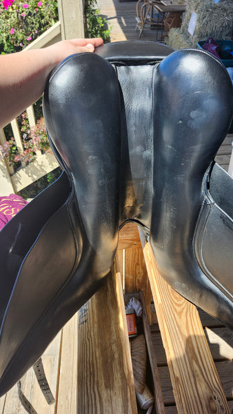 18" Kent & Masters High Wither Dressage Saddle