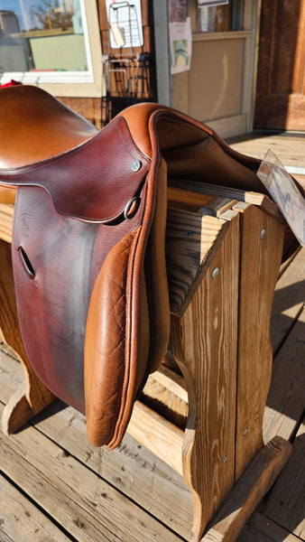 16.5" Pessoa Art Jumping Saddle