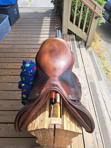 17.5" County Innovation Jump Saddle