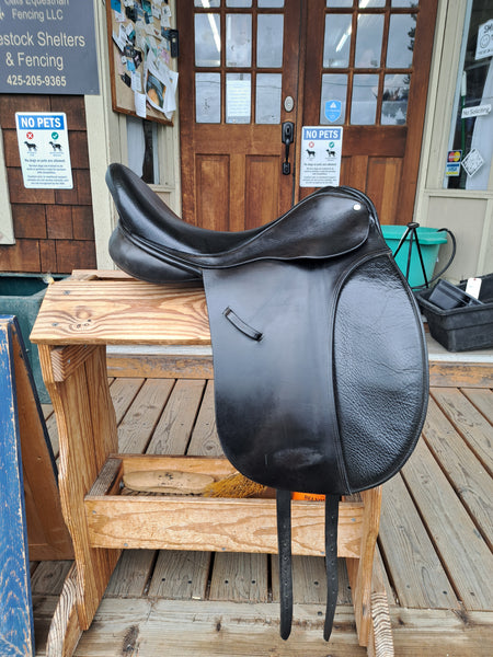 17.5" Cambridge Dressage Saddle